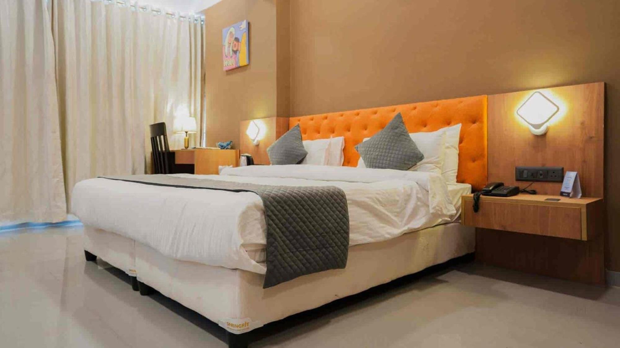 Hotel Aerocity Golden Close To New Delhi Airport Exterior foto