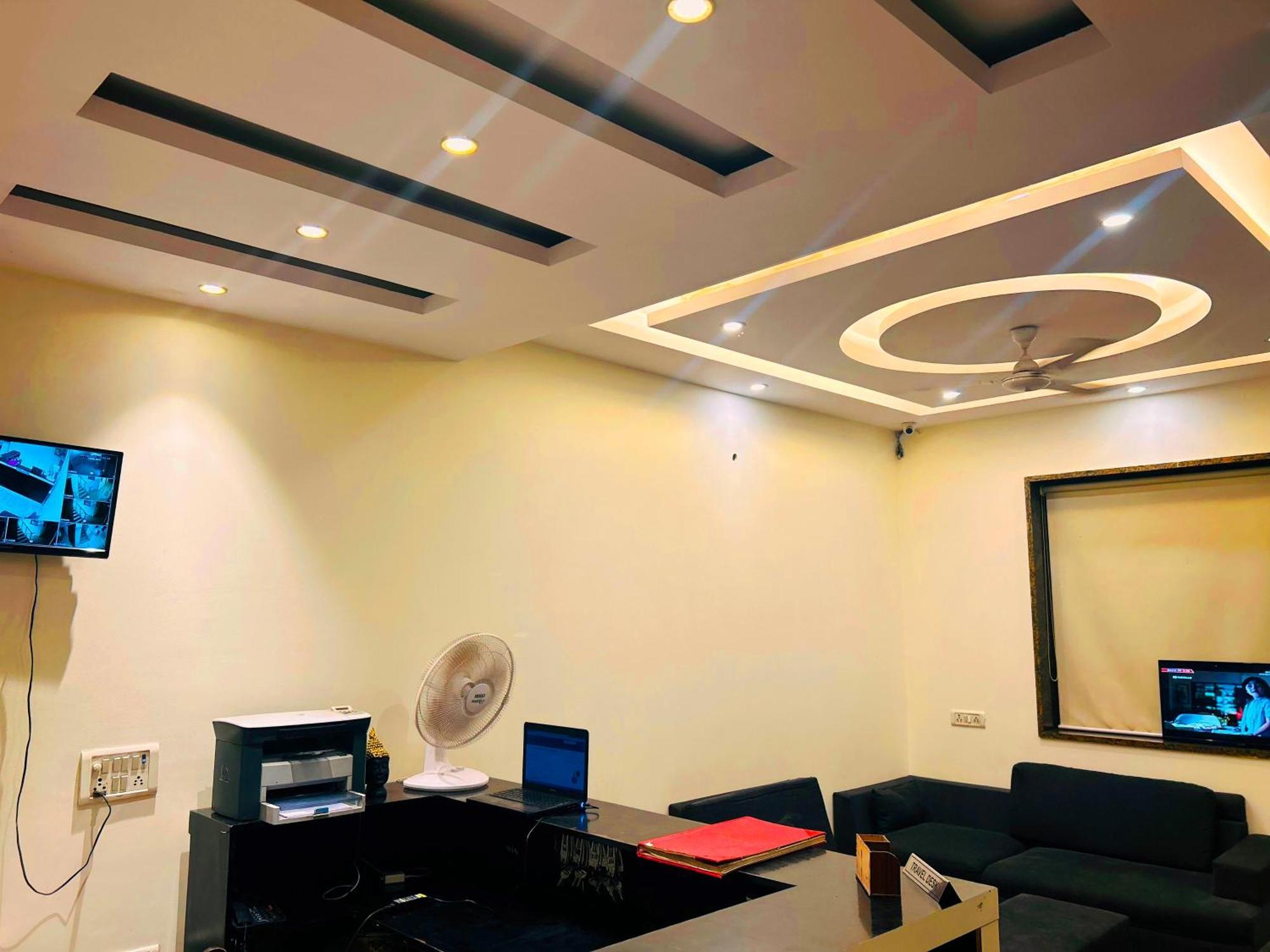 Hotel Aerocity Golden Close To New Delhi Airport Exterior foto